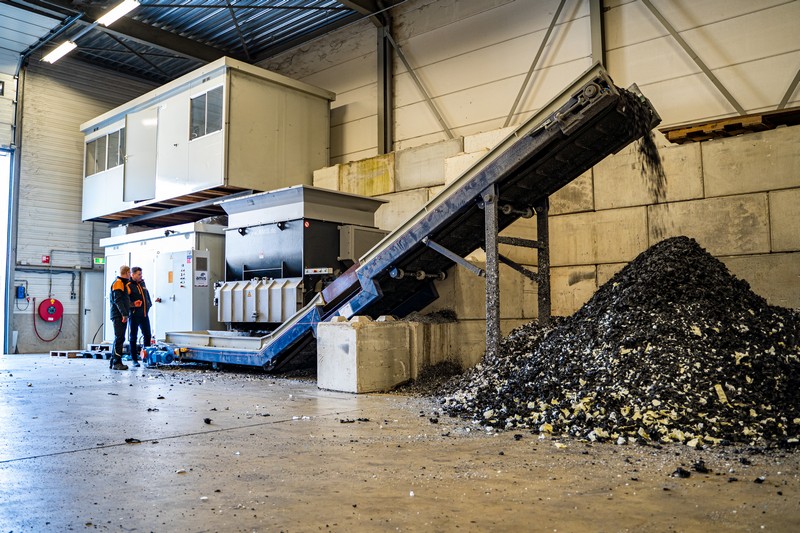 shredden en vermalen recycling kunststoffen